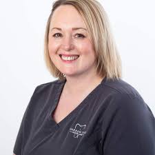 Amanda Memmott's Instagram, Twitter & Facebook