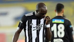 Kulüpten yapılan açıklamada aboubakar ile 3 yıllık sözleşme imzalandığı belirtildi. Lutfen Telefonunuzu Dik Konuma Ceviriniz Besiktas Jk Official Website Menu Turkce Home Match Centre News Gallery Besiktas Magazine Fan Zone Vodafone Park Sponsors Kartal Pencesi Digital Grandstand