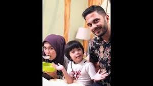 Mampukah encik imam ekspres merawat luka di hatinya sekali gus melenyapkan semua rasa kecewa yang ada? Encik Imam Ekspress 6 Cute766