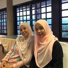 Beliau mula dikenali ramai setelah menjuarai sebuah program realiti tv nyanyian terbaru terbitan astro, big stage pada 2018. Sarah Suhairi Nyawa Raga Chord