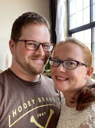 Family photographers that are local. Drop names 👀 👇👇👇