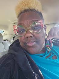 Today we welcomed our new Vendor Judith. Her lovely silk scarves, ear rings  and accessories are stunning.. please pop in to see her beautiful handmade  items.... 이중 Ty 억용 98 မ8ွီ %8