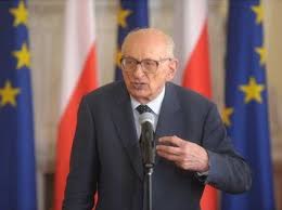 Der ganzjährig zur besteigung geöffnete turm bietet in 45 m höhe mit seiner aussichtsplattform einen einmaligen blick auf die barocke neustadt und auf. Haus Der Kirche Archive Deutsch Polnische Gesellschaft Sachsen E V