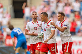 Reprezentacja polski na otwarcie euro 2021 zmierzyła się w sankt petersburgu z najsłabszą na papierze drużyną grupy e słowacją. Nzugldpx681okm
