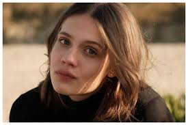 Chi sostituirà Rosa a Il Paradiso delle Signore: l'attrice new entry |  Gossip Blog