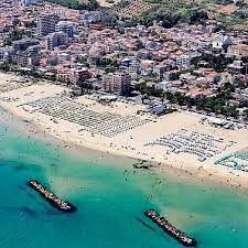 It is the most populated city in abruzzo, with 119,2. Pescara Abruzzen Italien De