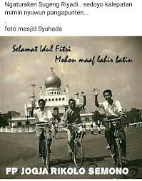 Kupat kecemplung santen, sedoyo lepat nyuwun pangapunten. Ngaturaken Sedoyo Kalepatan Kumpulan Jawaban