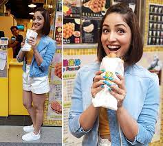 Yami gautam looks gorgeous no matter her hairstyle but her latest salon outing will definitely inspire you to try something similar. Short Hair Sassy Styles And A Whole Lot Of Fun This Is How Yami Gautam Rolled In Hong Kong Bollywood News Bollywood Hungama