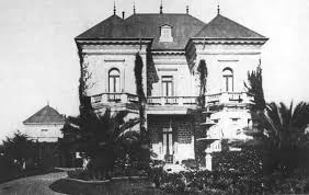 Chalet Peralta Ramos, se ubicaba en Av. Boulevard Marítimo, Av. Colón y  Olavarria (hoy Edif. Demetrio Eliades), proyectado por Jacinto Peralta  Ramos su propietario, y construido por el español Miguel González en