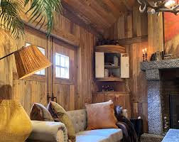 With an average price of $1.0 million, the total value of around 200,000 acres of hunting land recently listed for sale in tennessee is $333 million. Hunting Cabin With Amber De Wooden Wall Design References Des Fabricantes