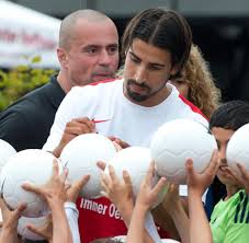 Хедира сами / sami khedira. Ehrung Fellbach Hat Jetzt Ein Sami Khedira Stadion Welt