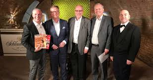 Sein sachverstand, seine erfahrung und sein scharfsinn waren stets aufs neue beeindruckend. Horst Pirker Oliver Voigt Und Ernst Swoboda Zu Gast Bei Peter Paul Leadersnet