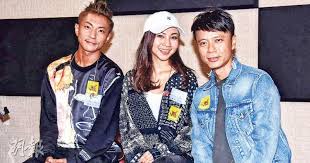 周國賢早生早享福大女遺傳老竇愛音樂 要數有型有款嘅唱作人，周國賢都算係異數，一出道已經自爆有個韓籍老婆李美 英仲一早做埋老竇。 早生早享福，話咁快三個女clara，rachel同elisia已經分別17 歲，11歲同9歲，聽講大女clara仲遺傳父親醉心音樂㖭! å…‹å‹¤æ‹'å†è¿½å'¨åœ‹è³¢å¦èªè€å©†æ‡·å­• 20180612 Showbiz æ˜Žå ±olç¶²