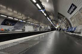 Fort d'aubervilliers (métro paris) — fort d'aubervilliers tarifzone … deutsch wikipedia. Paris Metro Station Stalingrad Editorial Stock Photo Image Of Paris Stalingrad 35133613
