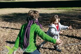 8 ideas de juegos para niños de 2 a 3 años ¿cómo ayudar a tu hijo a hablar desde casa? 5 Divertidos Juegos En La Naturaleza Con Ninos Wildkids