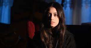 ياسمينا العبد تغنى ظلموه لعبد الحليم حافظ فى مسلسل ميد ترم
