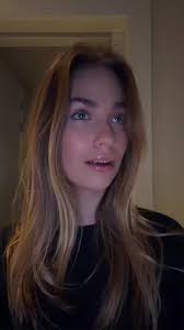 Roxy Dekker Tour Manager