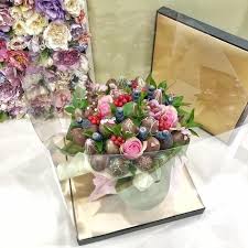 New Trend Father S Day Gifts Sweets Blooms Edible Bouquets Meat Cheese Bouquets Fruits Berries V In 2020 Edible Bouquets Free Greeting Cards Chocolate Bouquet