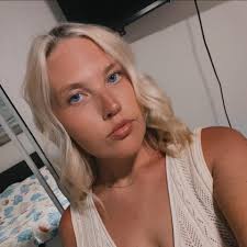 who can get me in tmrw for a teddy bear bronde with blonde money pieces?