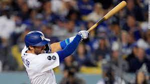 Chris Taylor S Three Home Runs Keep Los Angeles Dodgers Alive Against Atlanta Braves Cnn