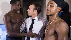 Président de la république française. France S Macron Causes Stir Over Raised Middle Finger Photo Bbc News