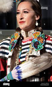 Real american indians hi-res stock photography and images