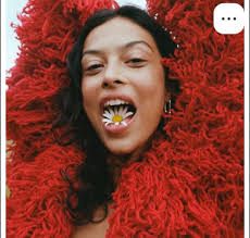 Hello! My company is looking for some aspiring models or someone who feels  comfortable to be in front of the camera and are looking to build their  portfolio for a fun photoshoot