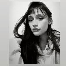 Eliza Teran's Instagram, Twitter & Facebook