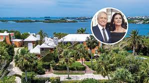 People who stay in the recently built guest house at the home have access to a private kitchen, living room and bedroom with its own. Michael Douglas Catherine Zeta Jones List Bermuda Estate Variety