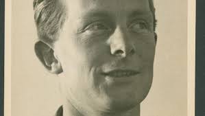 Life story: Naval lieutenant commander, Queen's equerry and farmer