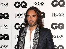 Certo, se hai i capelli lisci tutto è decisamente più facile ma se la tua chioma è riccia o mossa essa apparirà sempre meno lunga di quella che sarebbe in realtà perché aumenterà visivamente più il volume che la lunghezza. Capelli Lunghi Uomo Come Curarli Gq Italia