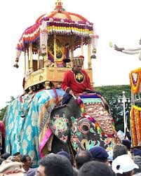World Famous Jamboo Savari 🙏🌺 From the Palace of Mysuru ♥️ . For more  @karnatakaportfolio_ #mysuru #mysore #karnataka #shimoga #kannadanews  #tumkur #bidar #mysuru #mangalore #bengaluru #bangalore #udupi #tulunad  #chikmagalur #yellapur #dharwad ...