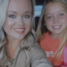 Kelly Griffis's Instagram, Twitter & Facebook