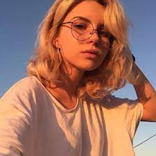 Psycho Itsc4ssidy Instagram Photos And Videos Aesthetic People Aesthetic Girl Short Hair Styles