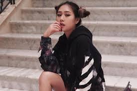 Penasaran gimana penampilan sisca kohl sebelum terkenal? Slcvinvmadm3sm