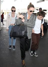 Photo : Il s'agit de Jack Depp. Vanessa Paradis arrive avec ses enfants  Lily-Rose Depp et Jack Depp à l'aéroport de LAX à Los Angeles. Lily-Rose  Depp est accompagnée de son petit