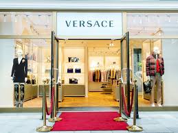 Nevertheless the connection to vienna city centre is excellent thanks to the highway which. Erlebe Eine Welt Voller Luxus Designer Outlet Parndorf Facebook