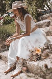 Kaviar gauche betreibt erfolgreich drei eigene bridal concept stores in berlin, münchen und düsseldorf. Inspi Un Mariage Boheme Roots Hochzeit Boho Hochzeitskleid Braut