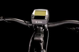 Confortable, polyvalent et bénéficiant de la puissance requise pour vous permettre d'élargir vos horizons, son unité motrice quatrième génération n'est qu'un atout parmi d'autres. Cube Kathmandu Hybrid Pro 625 Flashgrey N Black