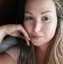 hoping i marry a quiet, soft, kind, 6ft bearded guy who says yes to  anything i want