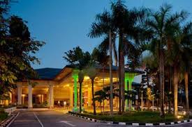 The Glen Lounge Holiday Inn Glenmarie Gomakan