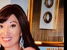 Carrie Hurst's Instagram, Twitter & Facebook