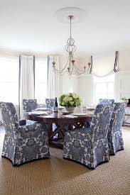 A Super Luxurious White And Navy Dining Room With Just A Little Bit Of Beachy Flair White Dining Room Elegant Dining Room Traditional Dining Rooms