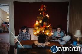 Tornando a casa per natale è un film del 2013 di genere famiglia, diretto da vanessa parise, con benjamin hollingsworth, carly mckillip, britt mckillip, amy jo johnson, kennedi clements. Tornando A Casa Per Natale Film 2010 Everyeye Cinema
