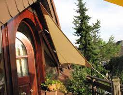 Sonnenschutz riese® bietet ihnen eine riesige produktauswahl zu unglaublich günstigen preisen. Sonnensegel Balkon Nach Mass Der Ideale Balkon Sonnenschutz