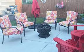 Inoltre troverete anche una dinette rotonda. Re Cover Your Old Patio Furniture And Or Your Rv Trailer Dinette Cushions Sofa Beds I Also Make Custom Made Curtains By Sew Many Different Things In Edmonton Ab Alignable
