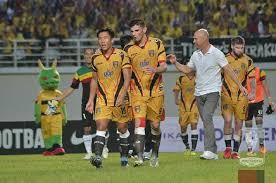Danny sean guthrie (born 18 april 1987) is an english professional footballer who plays as a midfielder. Danny Guthrie Pulih Siap Bela Mitra Kukar Di Laga Perdana Liga 1 Bola Tempo Co