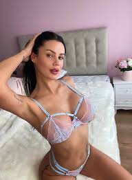 Monika Kinga - Free sexy pics, galleries & more at Babepedia