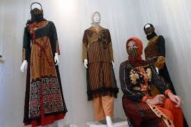 Kain tenun ikat etnik blanket motif kombinasi ntt. Inspirasi Busana Muslim Dari Kain Tenun Ntt