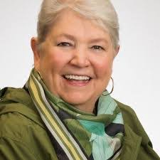 Lisa Cerny's Instagram, Twitter & Facebook